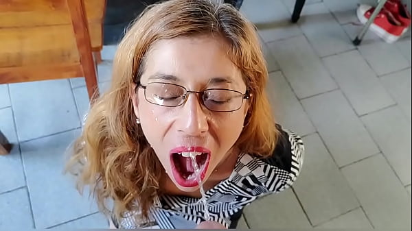 Secretary used as an urinal and cum dump